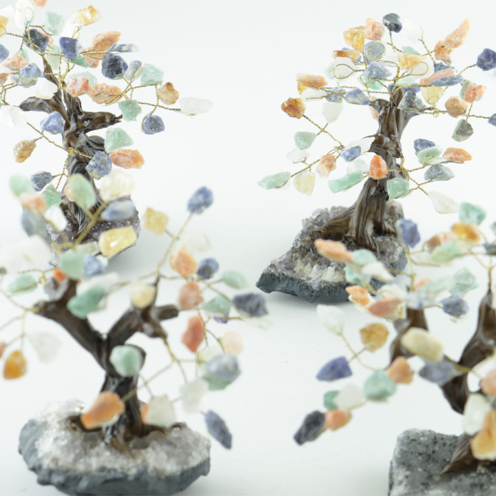 22265-edelsteen-boompje-op-amethist-groep