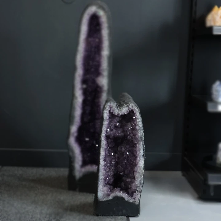 22124-6-amethist-geode-van-27-kilo-2