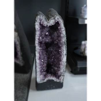Mooie amethist geode van 27 kilo
