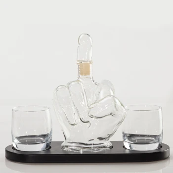 Middelvinger whiskey karaf