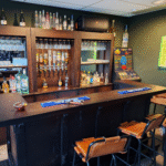 bar van cave & garden in een cafe