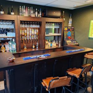 bar van cave & garden in een cafe