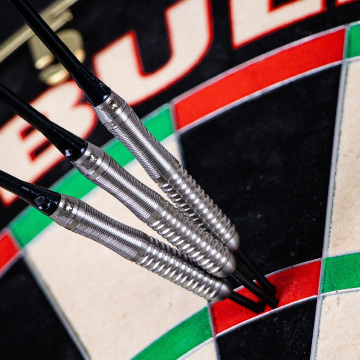 bulls-lightning-pink-steeltip-3