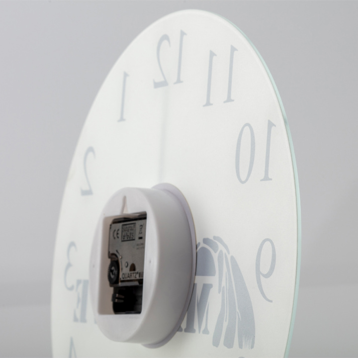 Achterkant-klok-schuin