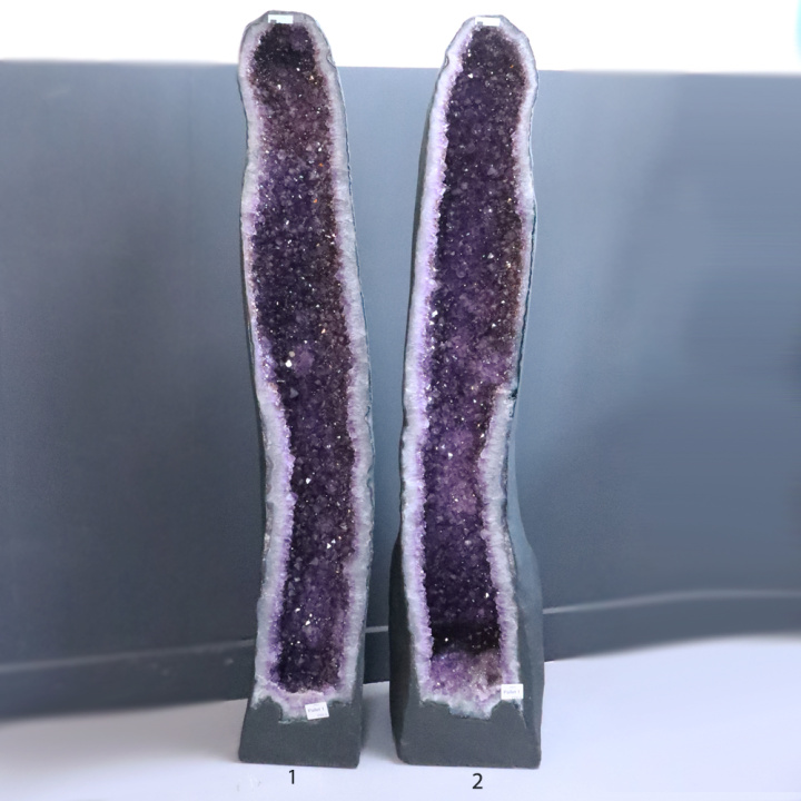 twee exclusieve amethist geodes