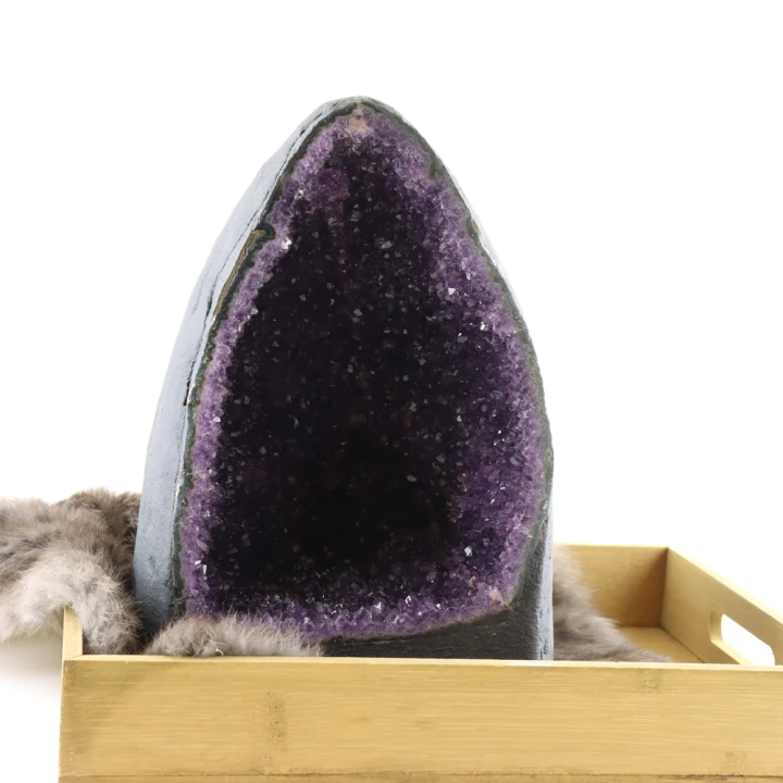 22124-9-amethist-geode-aa+-groot-hout