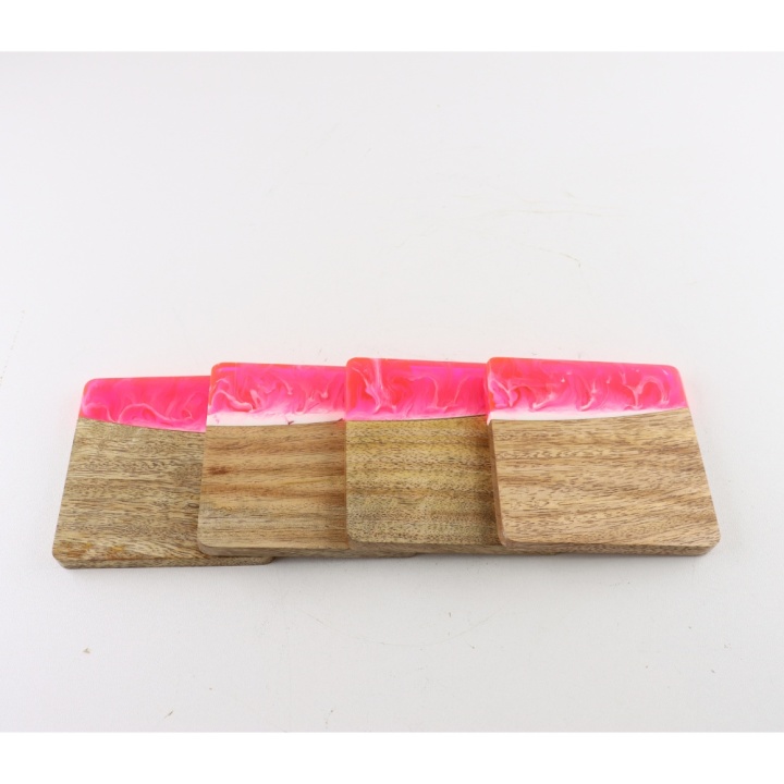 Houten onderzetters vierkant roze 