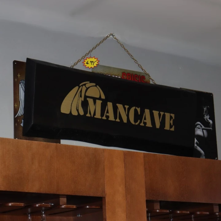 18847 – Houten Bord Mancave nr.3 (2)