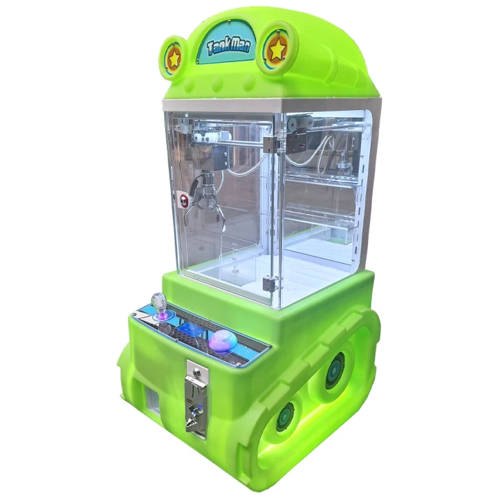 19343 – tank-man-grijpmachine-claw-groen-zijkant-schuin-wit